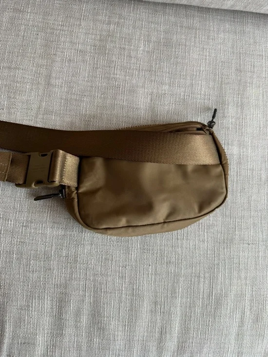 lululemon everywhere bag - Picture 4 of 4